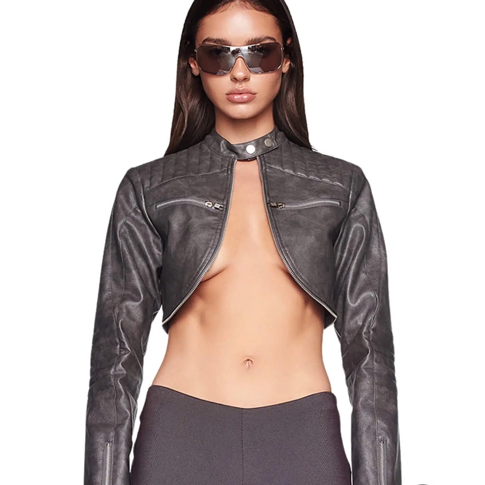 I am Gia bowlero jacket